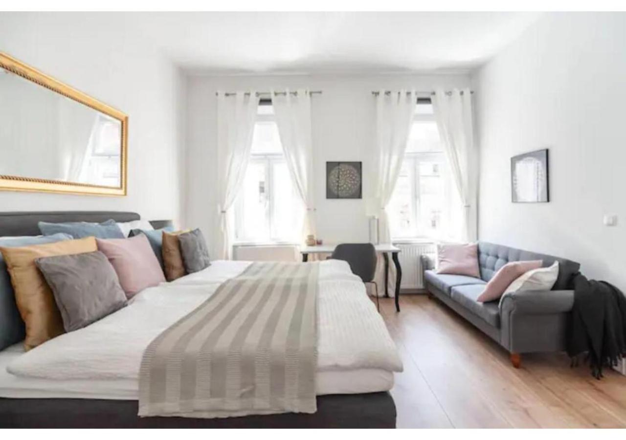 Luxurious And Bright, 5 Min To City Center Apartamento Viena Exterior foto