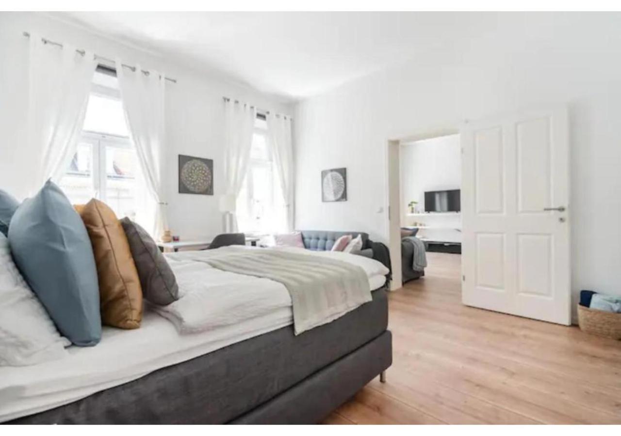 Luxurious And Bright, 5 Min To City Center Apartamento Viena Exterior foto